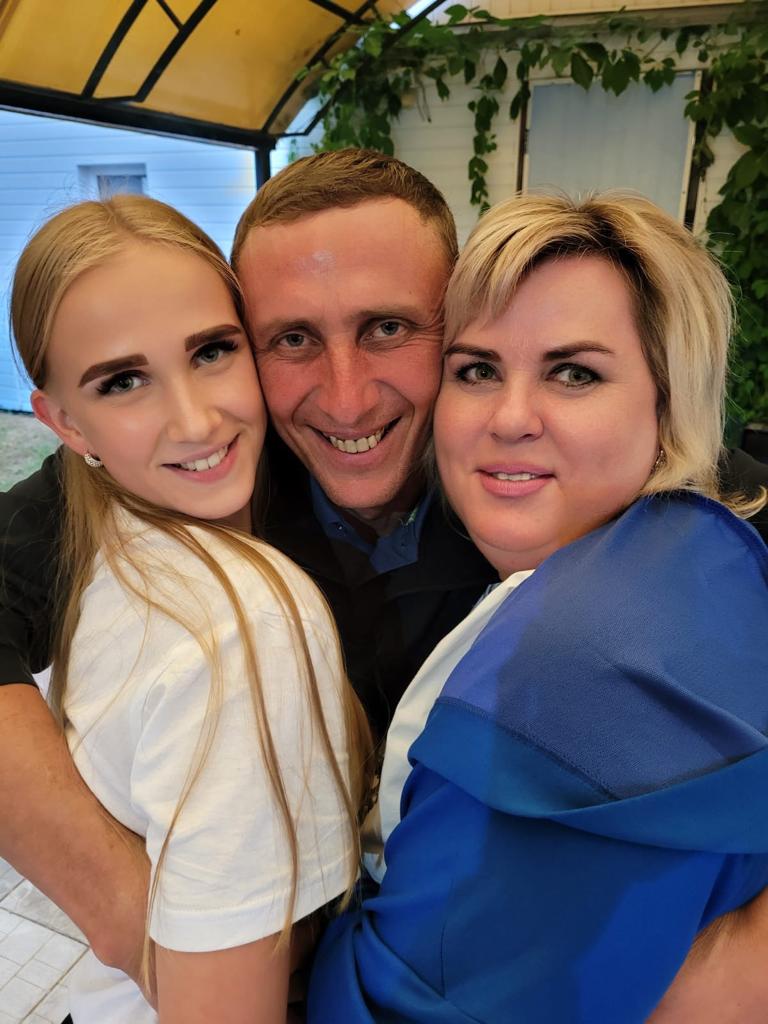 Герой рассказа со своими девчонками. (1).jpg