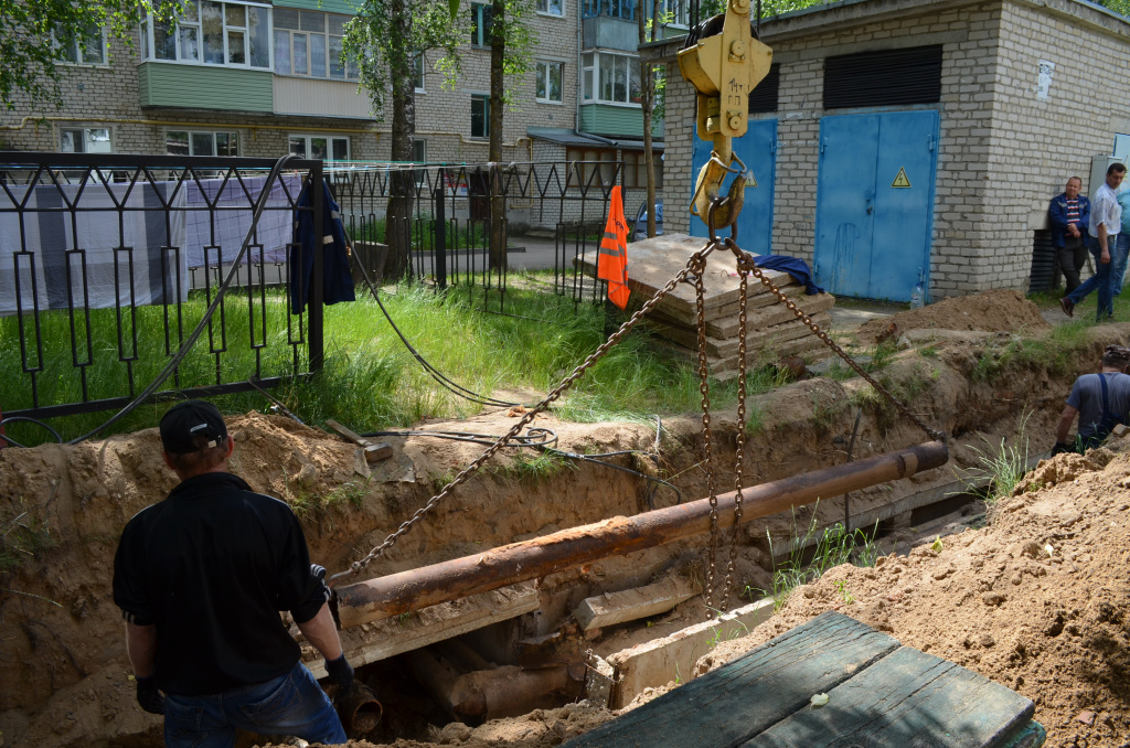 перекладка магистрального трубопровода по ул. Маяковского.JPG
