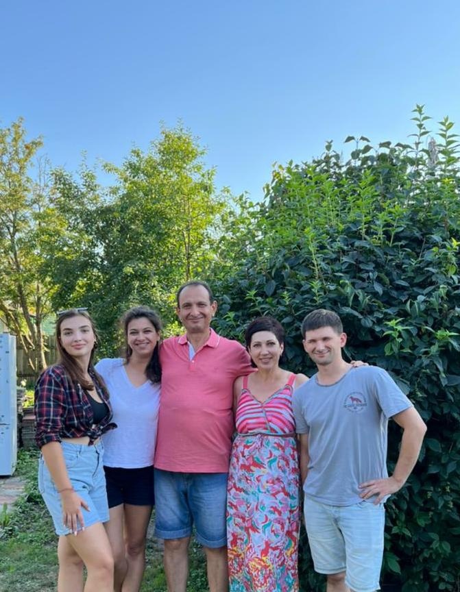 большая дружная семья.jpg