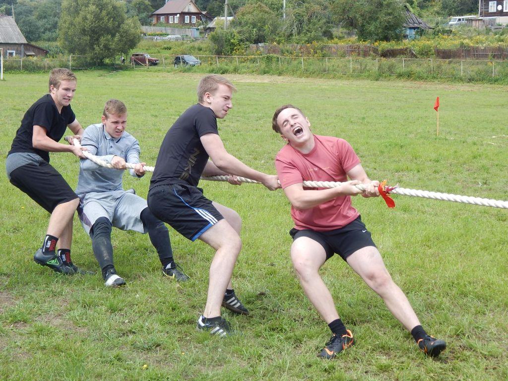 Перетягивание каната.JPG