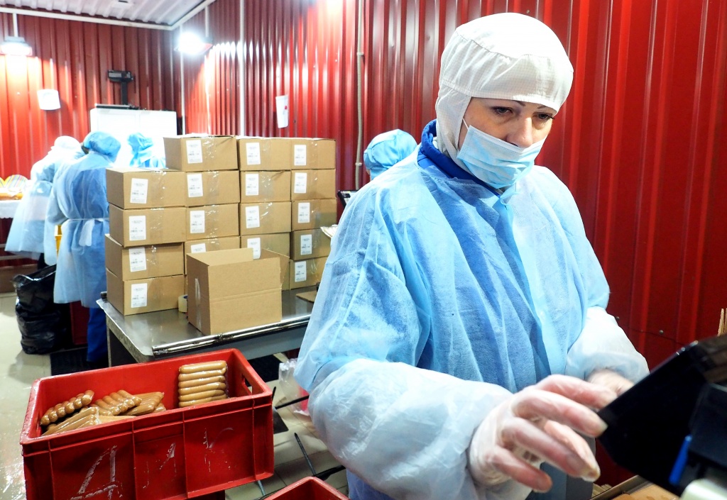 Производство колбас на Думиничском мясокомбинате.JPG