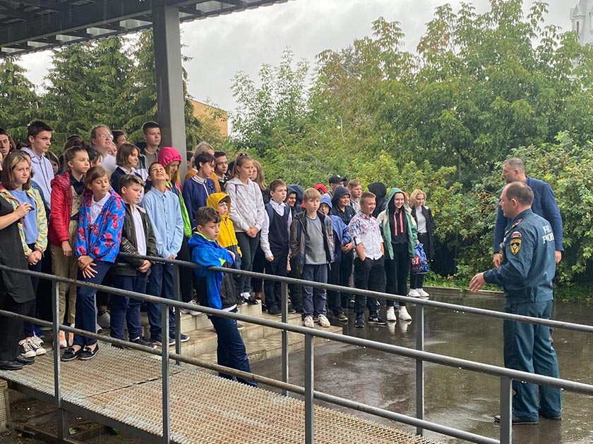 v-gorode-borovske-kaluzhskoy-oblasti-torzhestvenno-otkryli-pozharno-spasatelnyy-klub-dlya-shkolnikov_15996544203515273__2000x2000.jpg v-gorode-borovske-kaluzhskoy-oblasti-torzhestvenno-otkryli-pozharno-spasatelnyy-klub-dlya-shkolnikov_15996544203515273__2000x2000.jpg