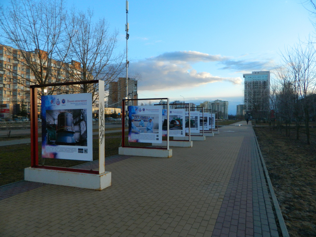 20 Фотовыставка организована в пешеходной зоне в центре Обнинска.JPG