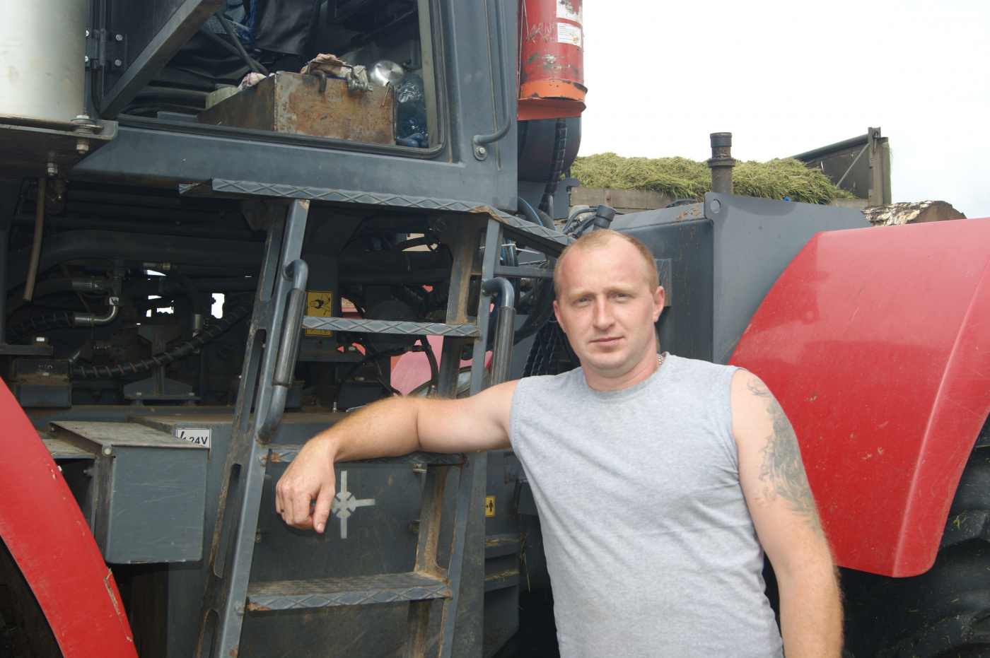Механизатор Вадим Мануйкин.JPG