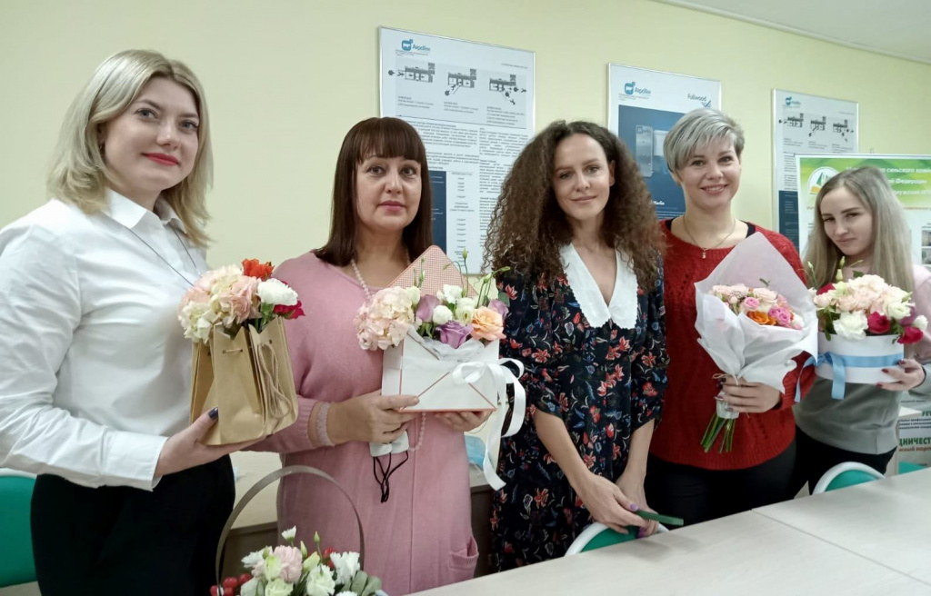 Слушательницы курса программы Флористика.jpg