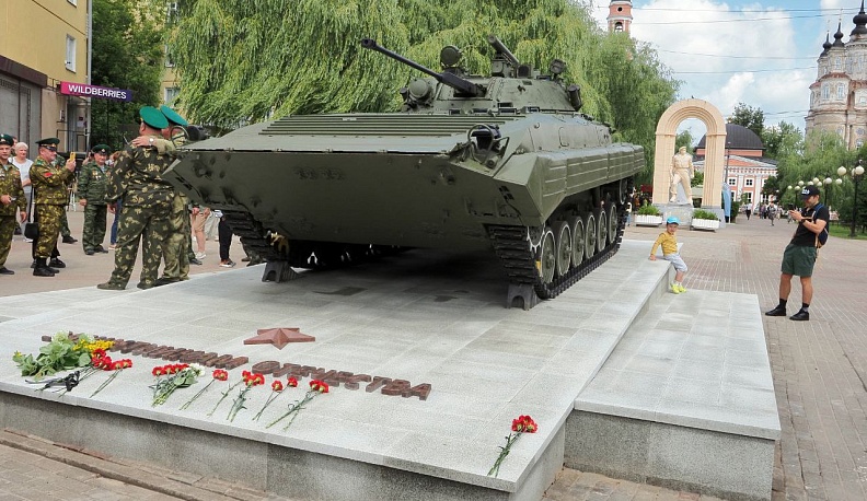 Владислав Шапша поздравил ветеранов боевых действий с памятной датой