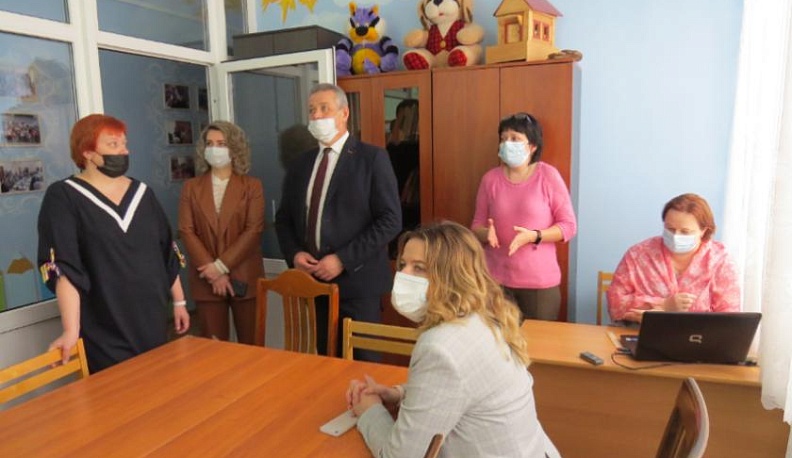 Ольга Коробова посетила Кировский центр социальной помощи «Паруса надежды»