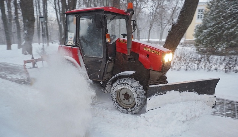 Автовладельцев Калуги просят не парковаться сегодня ночью на 10 улицах