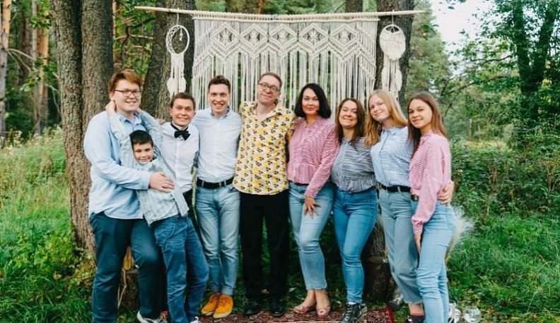 Продолжается голосование за лучшую многодетную семью России