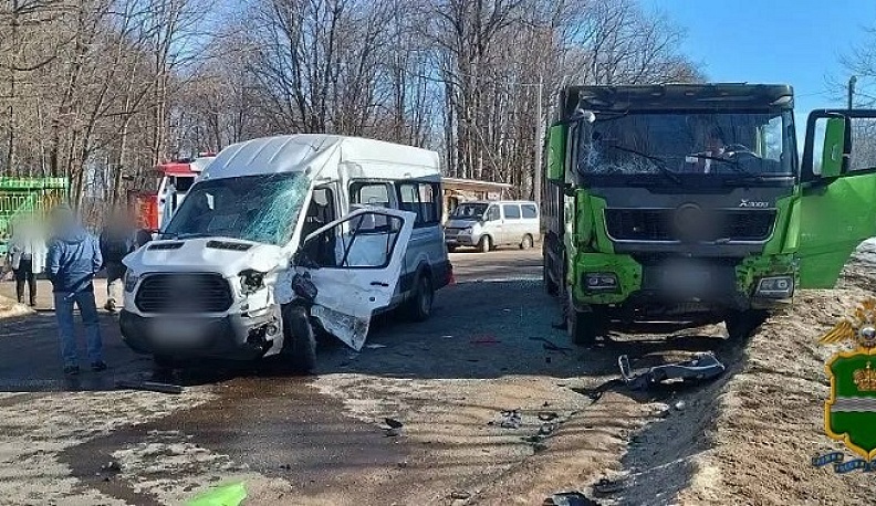 Бастрыкин заинтересовался ДТП с автобусом и большегрузом в Дзержинском округе
