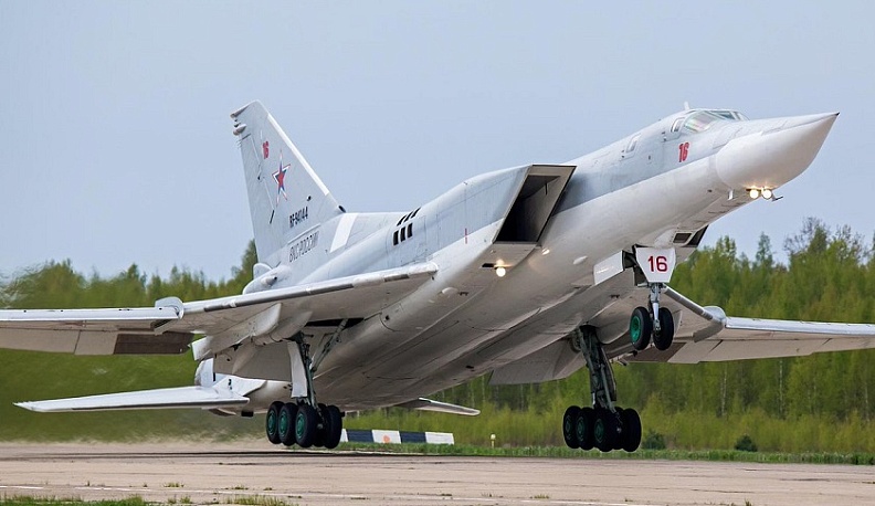 Владислав Шапша поздравил военных летчиков из Шайковки и Ермолино с Днем ВВС