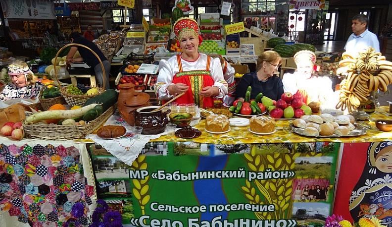 Бабынинцы от души накормили калужан 