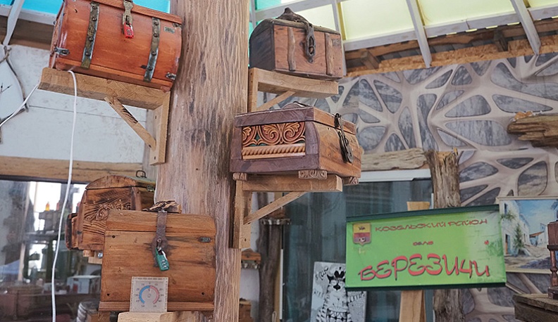 С барабаном  и стамеской