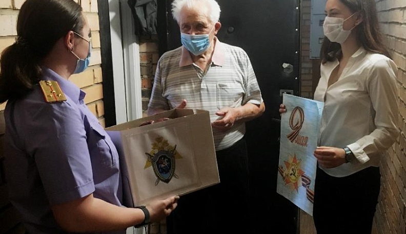 Следователи посетили ветерана Алексея Александровича Петрова в Обнинске