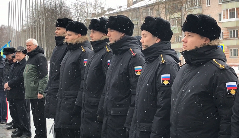 В День защитника Отечества обнинцы возложили венки и цветы к Вечному огню