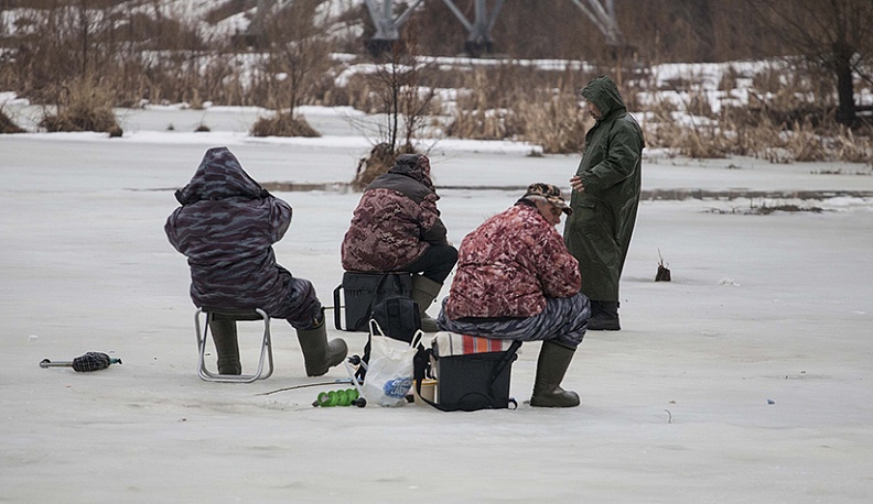 Калужские спасатели предупреждают любителей рыбачить с «последней льдины»