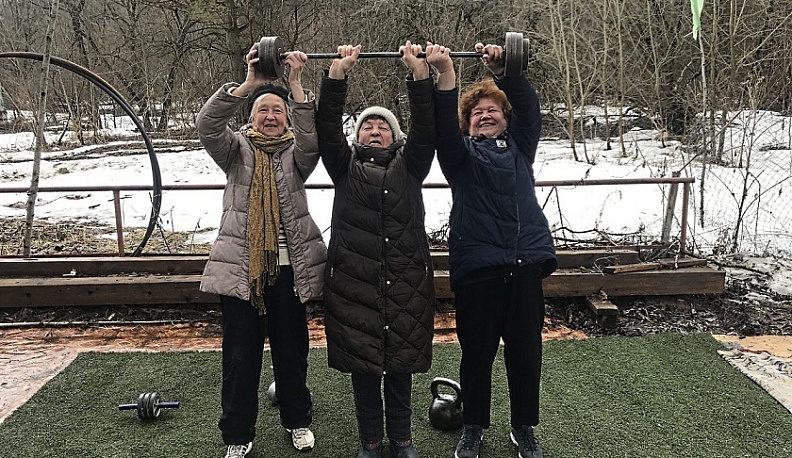 В Обнинске «моржи» закрыли зимний купальный сезон