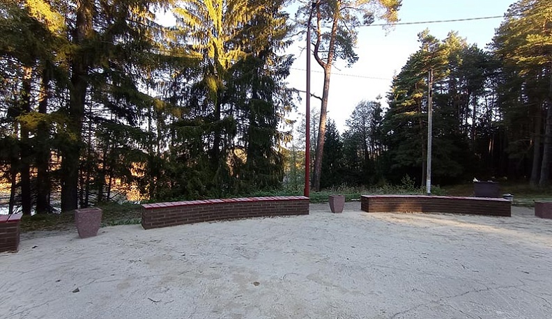 В Сукремльском парке в Людинове отремонтировали танцплощадку