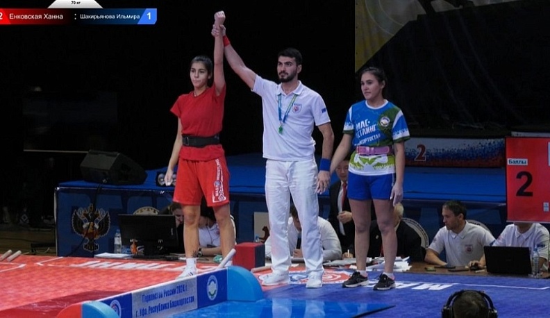 Юная спортсменка из Людинова Ханна Енковская завоевала бронзу на соревнованиях по мас-рестлингу