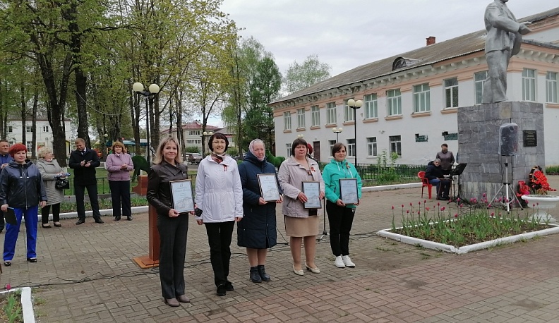 В Думиничах Первомай отметили профсоюзным велопробегом и концертом
