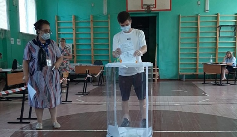 В Людиновском районе голосование по поправкам в Конституцию РФ продолжается