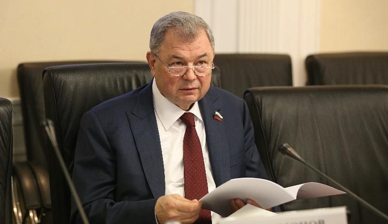 Анатолий Артамонов предложил перенять опыт Калужской области в вопросе пожаротушения