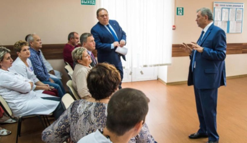 Губернатор призвал создать в области систему врачей семейной практики