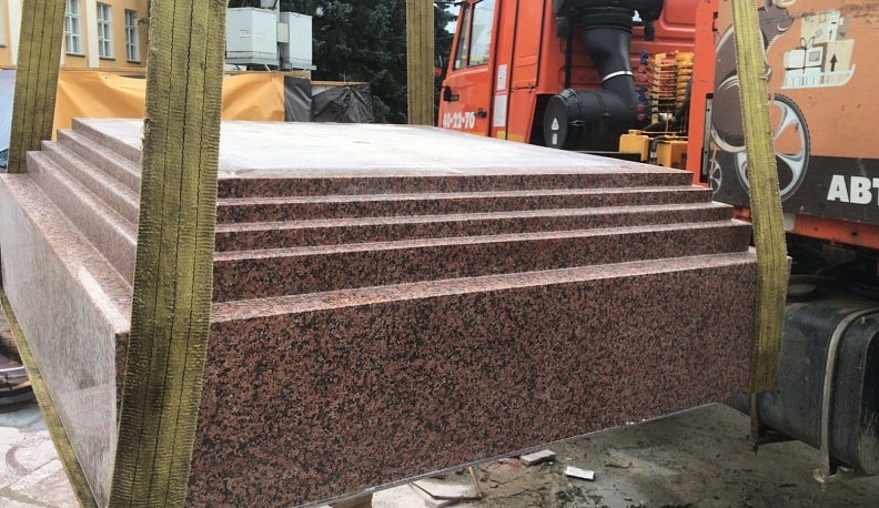 В историческом центре Калуги почти установили стелу «Город воинской доблести»