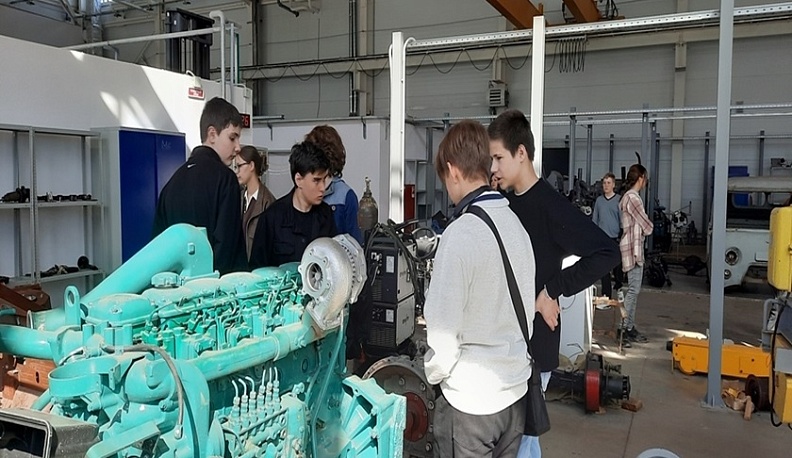 Старшеклассники из Медыни посетили ведущие учебные заведения региона 