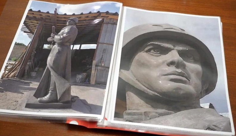 Монумент герою