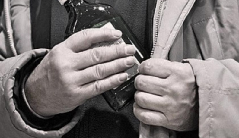 Калужанин обвиняется в совершении 26 краж из магазинов и аптек