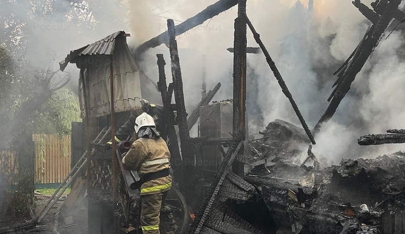 В Боровском районе сгорела дача