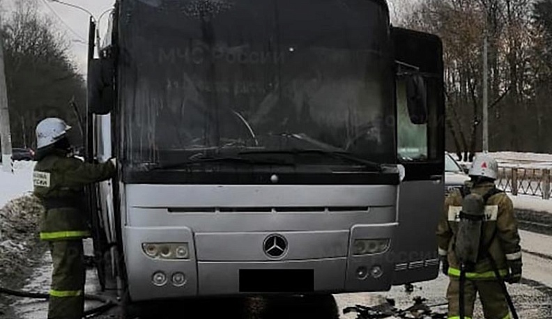 В Обнинске сгоревший автобус спровоцировал тройное ДТП