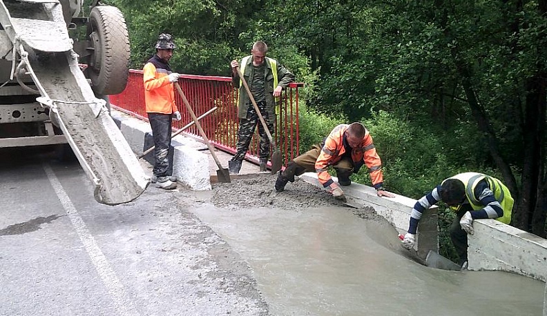 В Куйбышевском районе идёт ремонт моста
