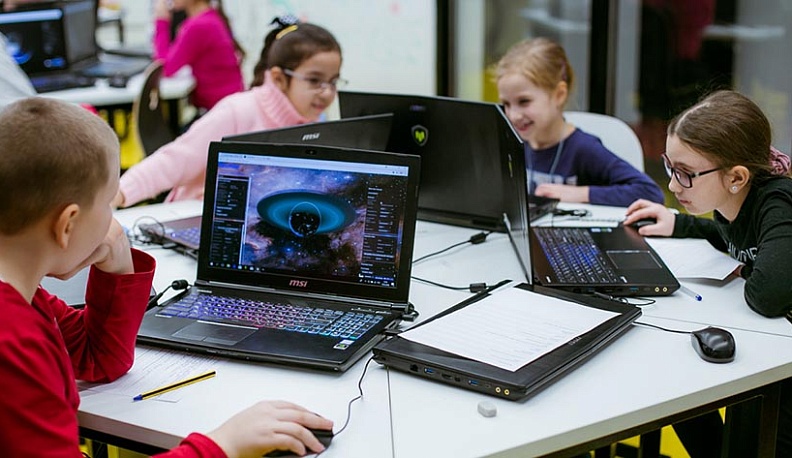 Министр образования призвал использовать соцсети для социализации детей