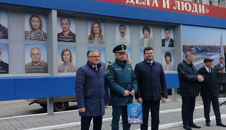 В преддверии Праздника Весны и Труда в Калуге обновили Доску почета