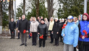 В Дзержинском муниципальном округе Международный день освобождения узников фашистских концлагерей отметили памятным митингом