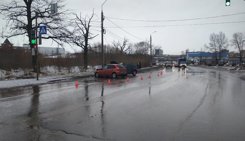 Трое пострадали в ДТП на Зерновой