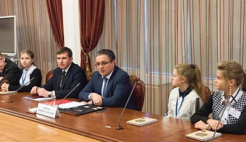 Заместитель губернатора встретился с калужскими школьниками