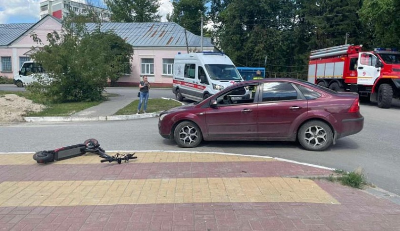 В Калуге водитель Форда сбил 15-летнего подростка на электросамокате