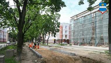 В Калуге на улице Чичерина начали масштабную реконструкцию 920-метрового бульвара