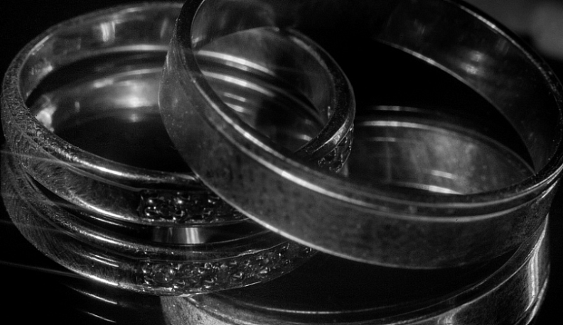 В Людинове местная жительница вступила в фиктивный брак