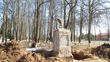 В Спас-Деменске приступили к реконструкции Аллеи Героев