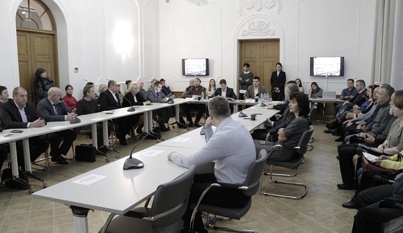 В Калуге продолжают обсуждать судьбу Театральной улицы