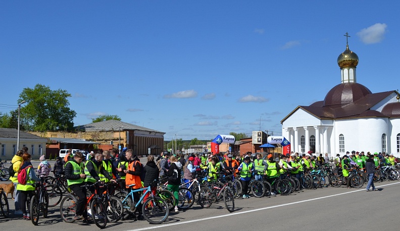 В Кирове состоялся велопробег «Знамя Победы»