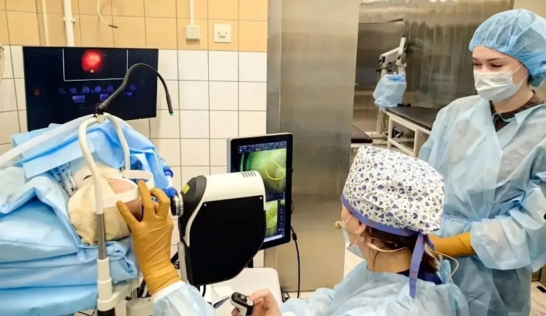 Калужские офтальмологи спасли девочке зрение