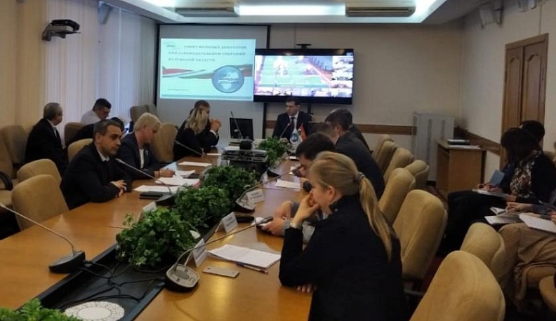 Молодые калужские  парламентарии обсудили Послание президента