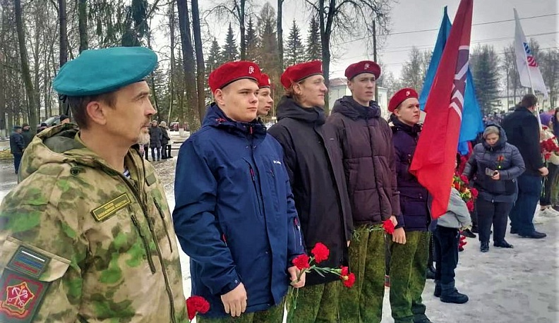 В Калужской области отметили 80-ю годовщину освобождения от немецко-фашистских захватчиков поселка Думиничи
