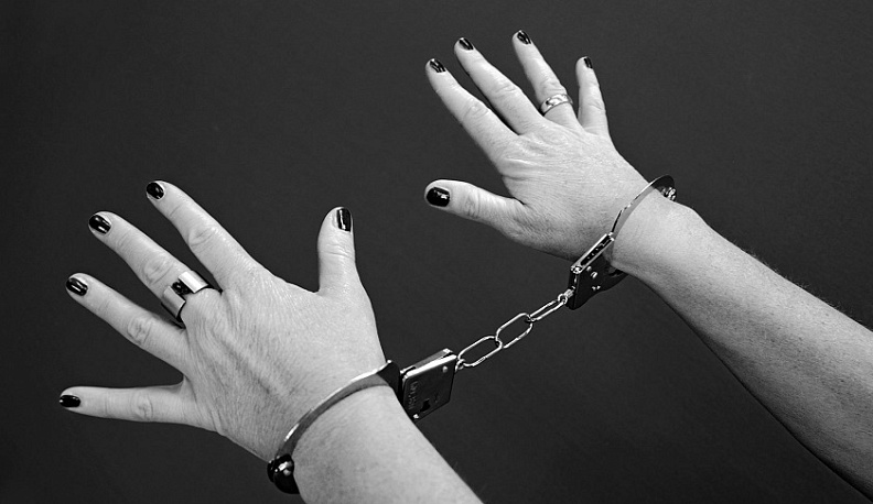 В Калужской области дома у двух девушек нашли 2,3 килограмма наркотиков