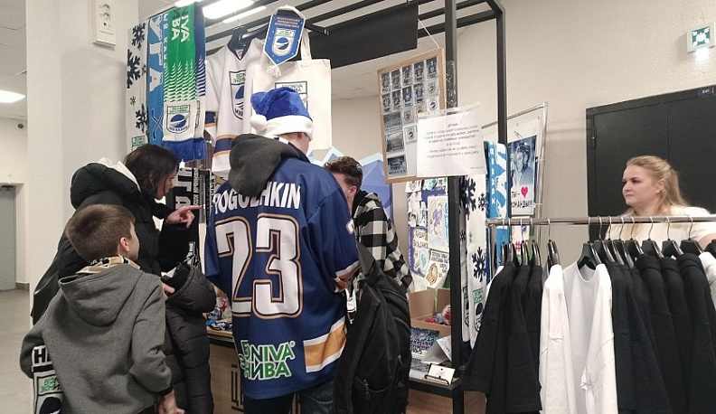 Калужские хоккеисты продолжают одерживать победы на домашней арене